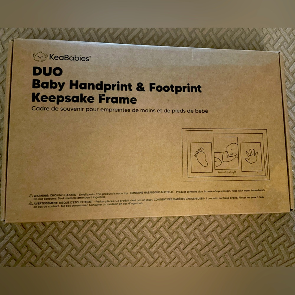 NWOT never been used KeaBabies Baby Handprint & Footprint Keepsake Frame